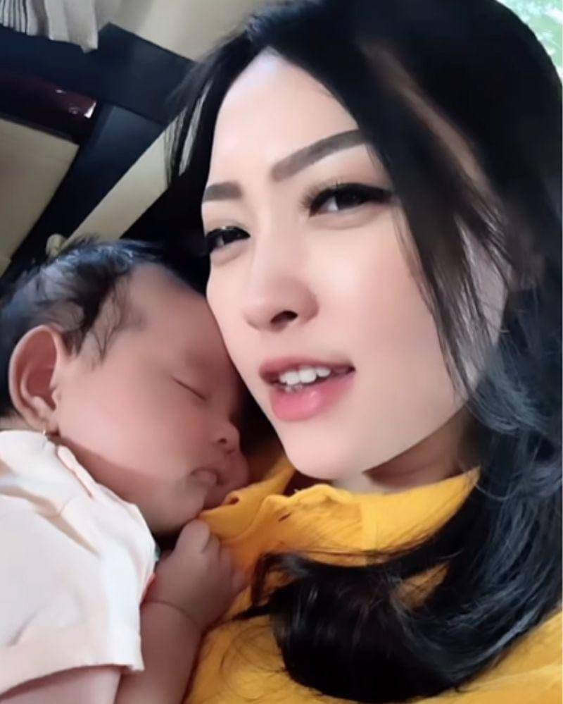 Instagram.com/lizzebethmua